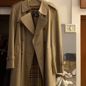 Burberry’s trench coat. Men’s size 38